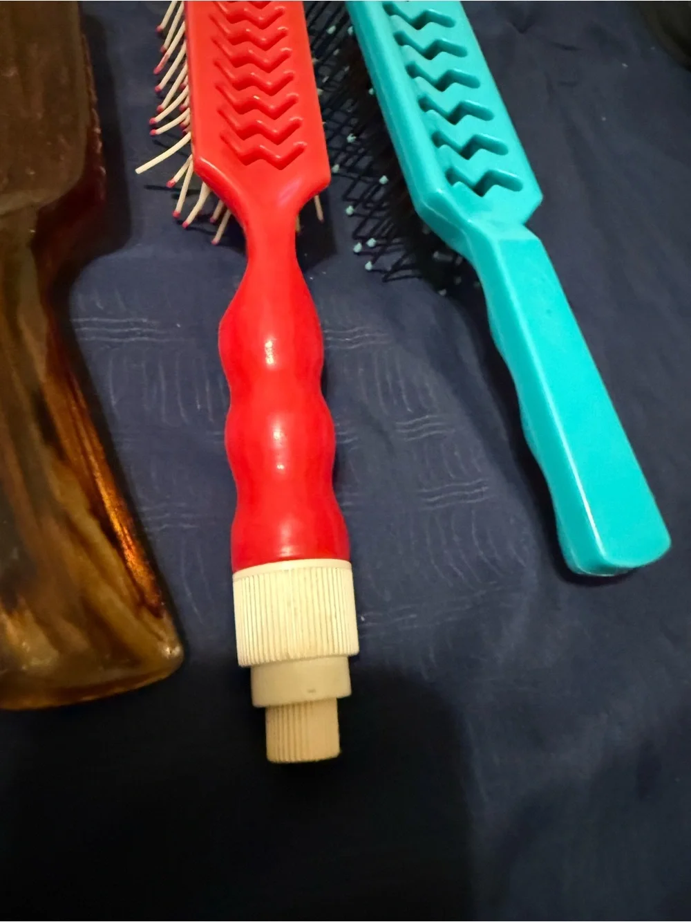 Lot of 7 Vintage 90s Hair Brush Lot of 7 Avon goody and more  see pics